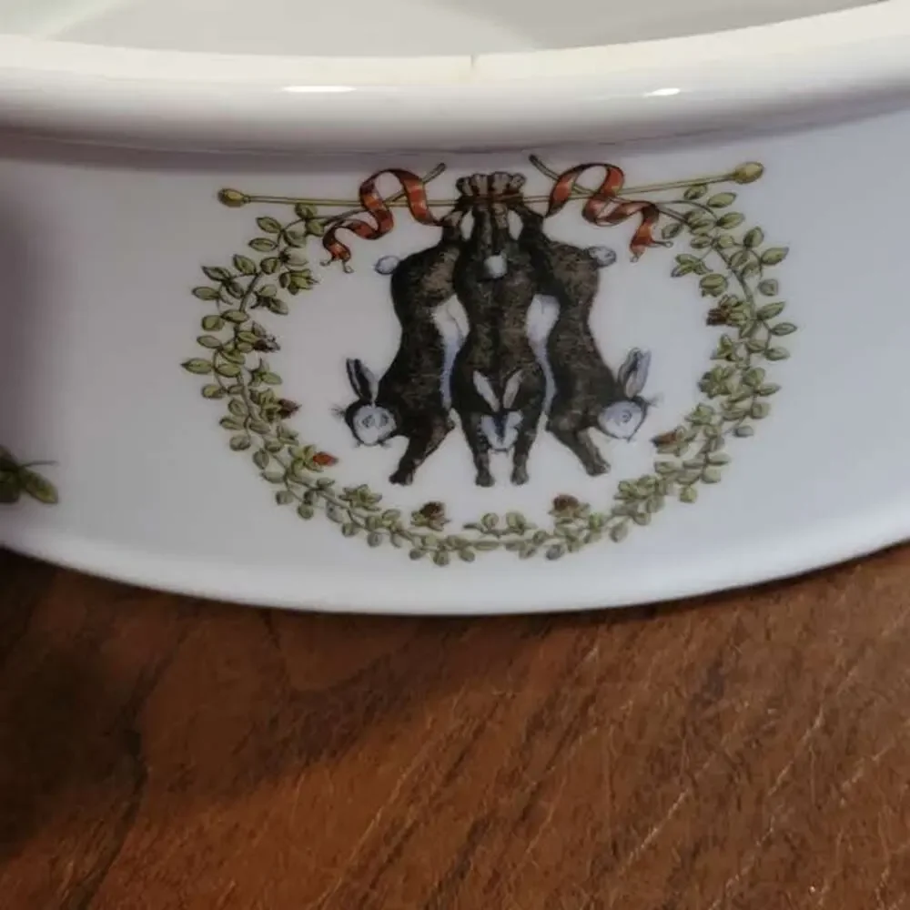 Porcelaine d'Auteuil Chambord 2 Qtr Oval Covered Casserole France Le Lapins Hare